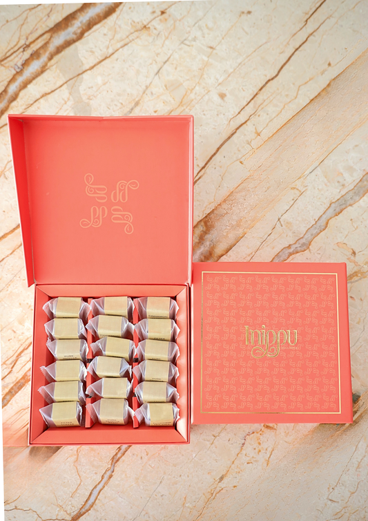 16 Piece Assorted Fudge Box